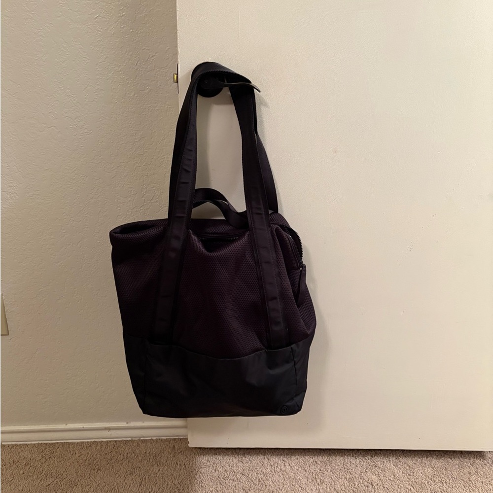 Lululemon bag
